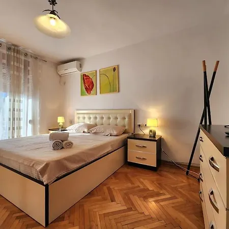The Vintage Near Center 24h Check-in Apartment Tirana