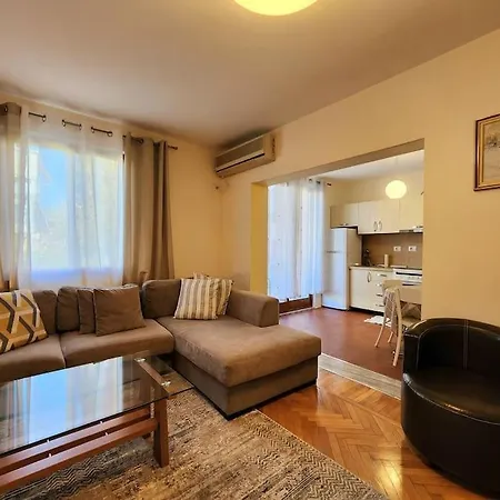 The Vintage Near Center 24h Check-in Tirana