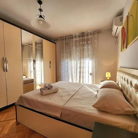 The Vintage Near Center 24h Check-in Apartment Tirana